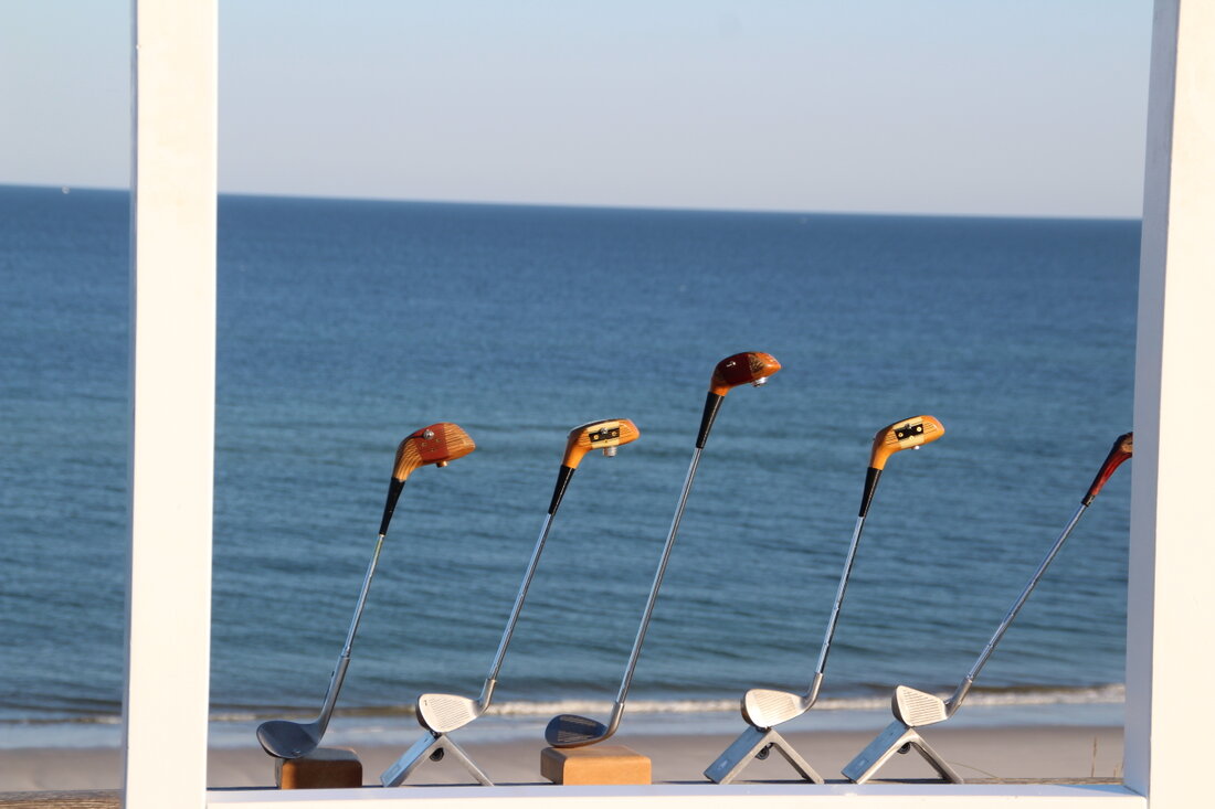 Vergleich von Tisch- und Stehlampen aus Golfschlägern